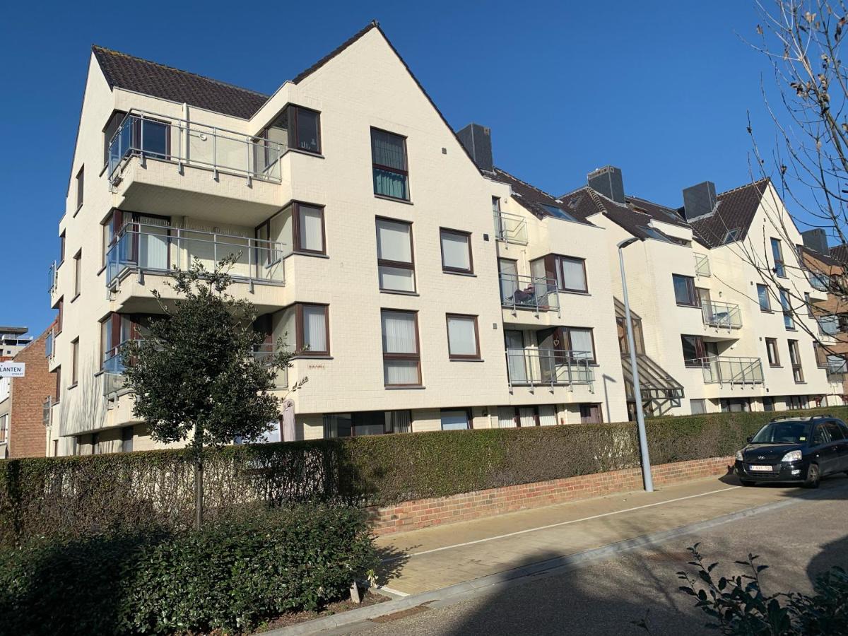 Apartment Met Garage 